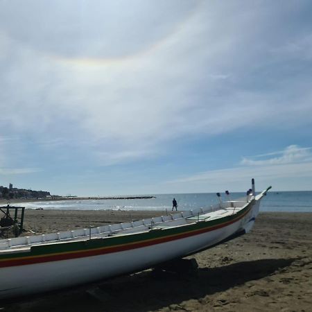 Apartamento Cerca De La Playa Appartamento Málaga Esterno foto